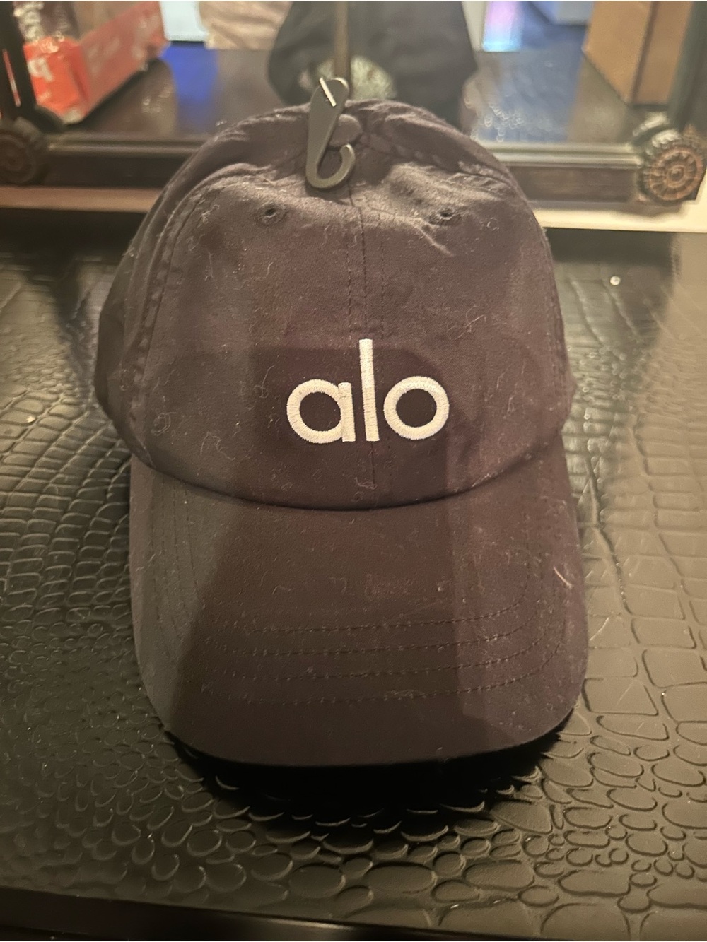 New ALO Yoga Black womens or Men’s Logo Cap White Embroidered logo hat baseball
